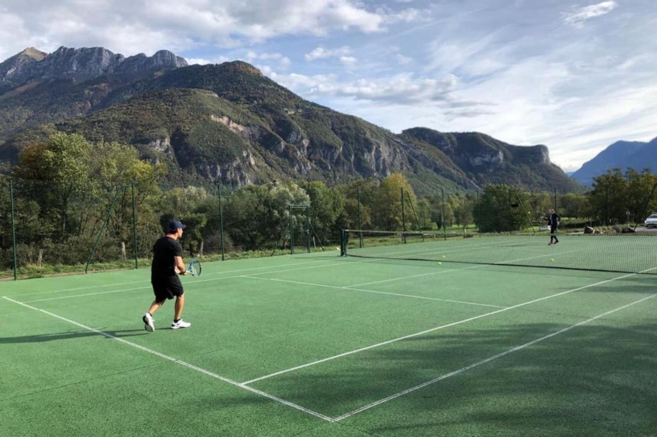 The Green Fee Close To The Golf Course And 5 Minutes From The Lake Giez Buitenkant foto