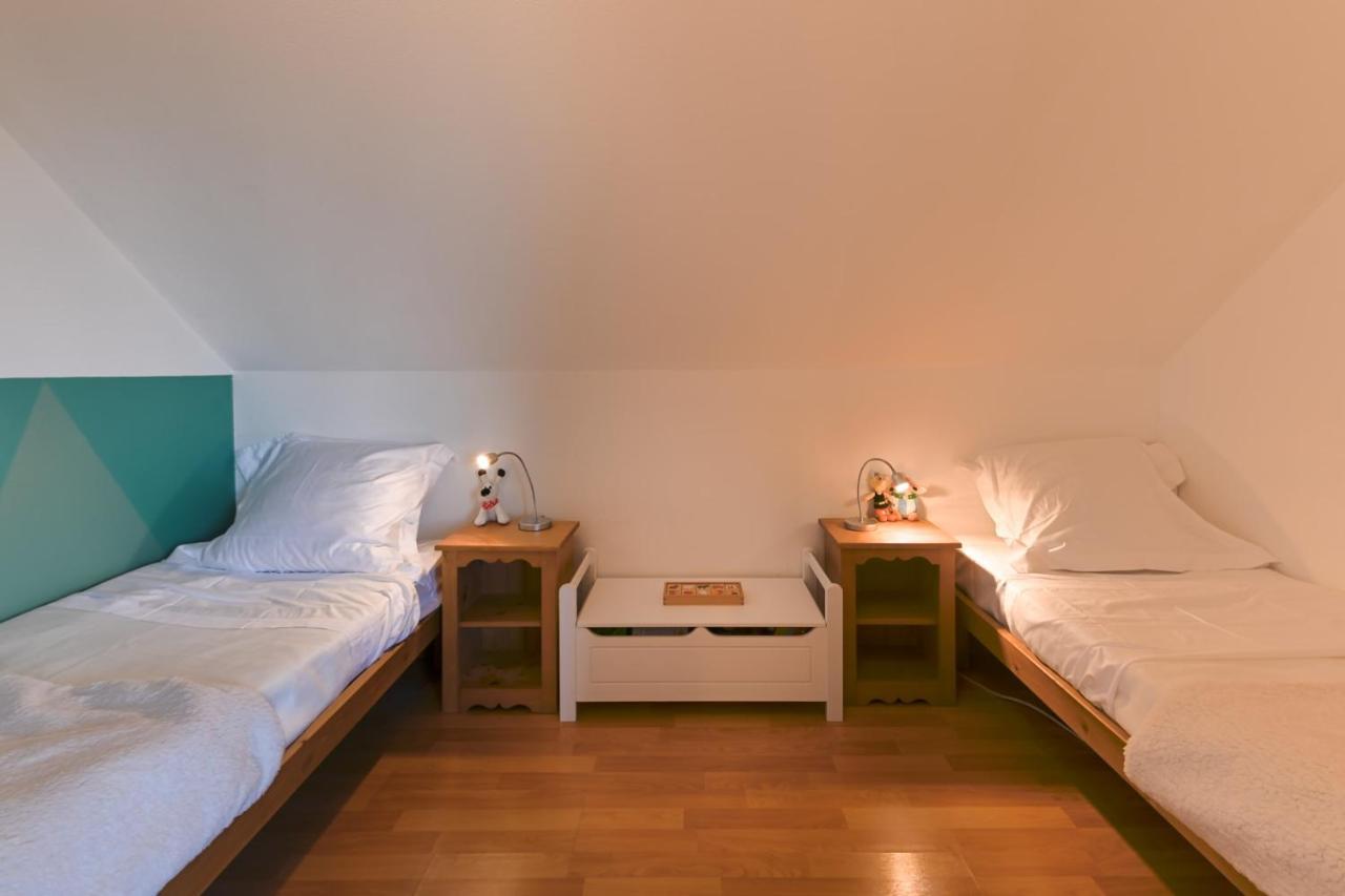 The Green Fee Close To The Golf Course And 5 Minutes From The Lake Giez Buitenkant foto